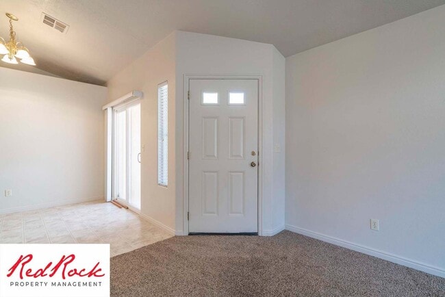 Building Photo - 3 Bed 2 Bath, 2 Car Garage with a Fully Fe...