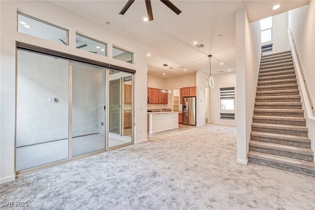 Building Photo - 643 Grey Saker St