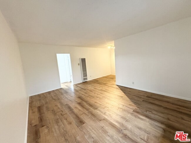 Building Photo - 534 Santa Clara Ave