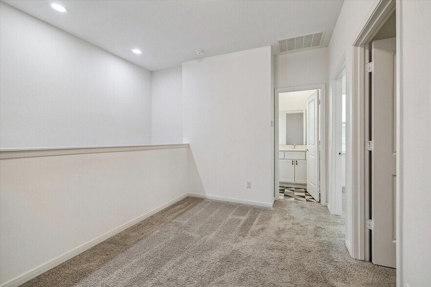 Building Photo - 1524 Ojeman Rd