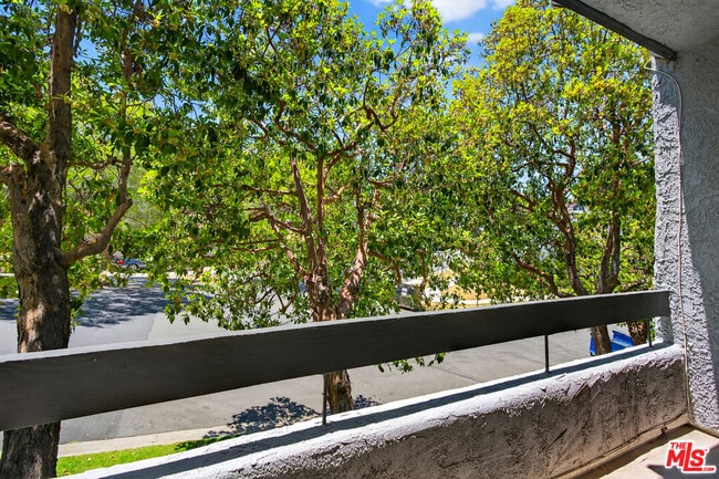 Building Photo - 1920 Pandora Ave