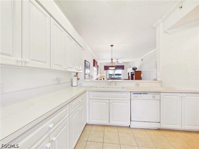 Building Photo - 10391 Butterfly Palm Dr