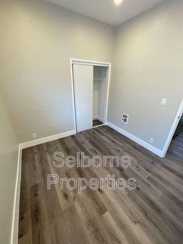 Building Photo - 1946 E 20th St