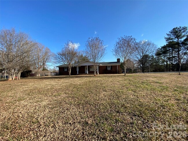 Building Photo - 203 Ratchford Farm Rd