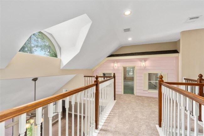 Building Photo - 905 Carriage Hills Blvd