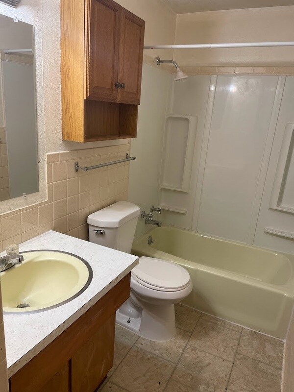 Building Photo - 906 5th Ave S