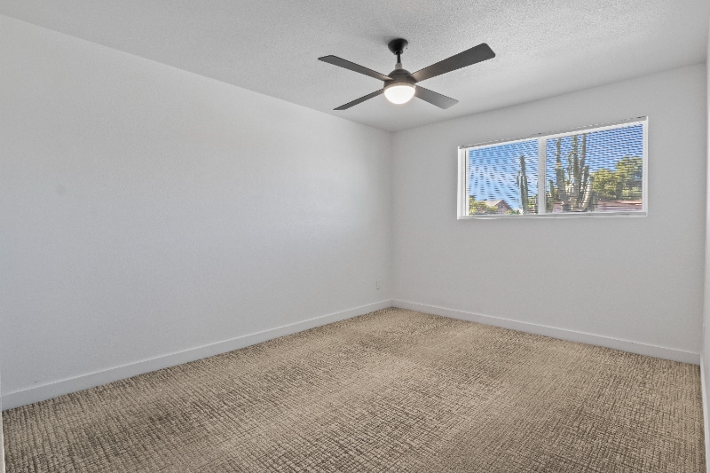 Building Photo - 2166 E Greenway Dr