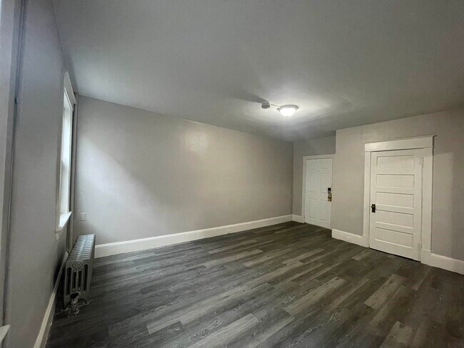 Building Photo - 1101 Elm St