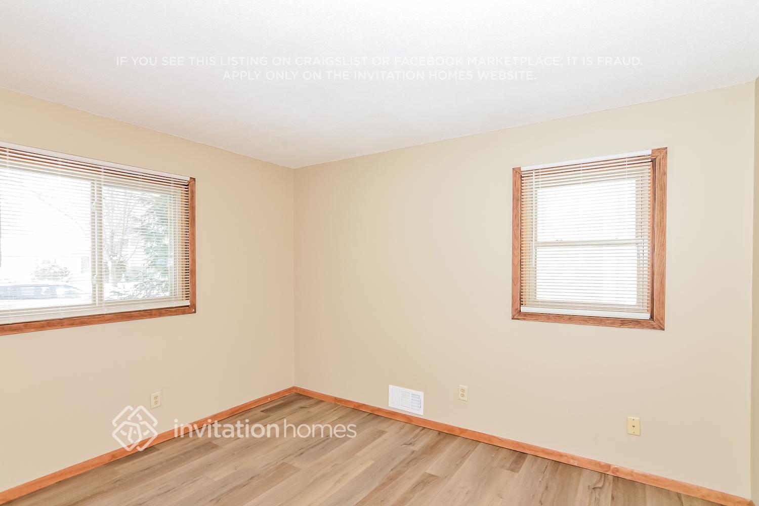 Building Photo - 7818 Hampshire Cir N