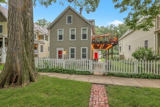 Building Photo - 2123 Wesley Ave