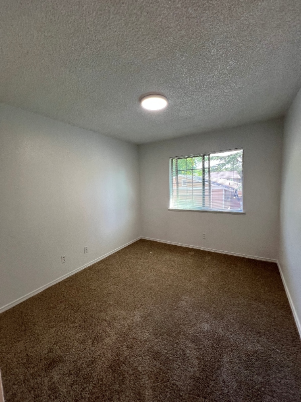 Building Photo - 17260 SW Heritage Ct