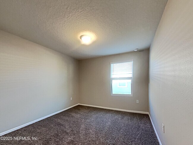 Building Photo - 2171 Pebble Point Dr