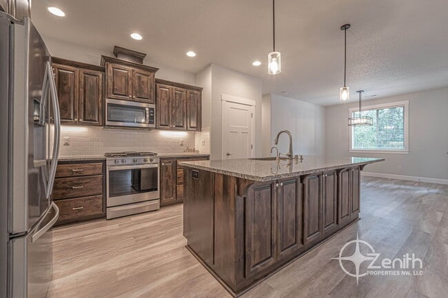 Building Photo - 134 Zephyr Dr
