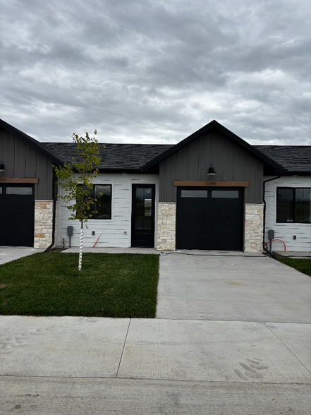 Primary Photo - 1345 Duncan Dr