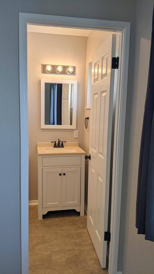 Building Photo - 42405 Iowa St