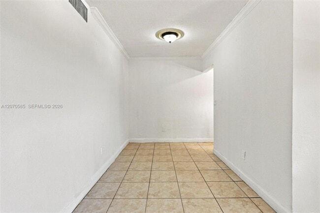 Building Photo - 1245 W 24th St