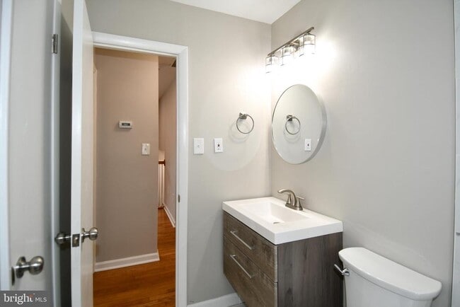 Building Photo - 3811 Forestdale Ave