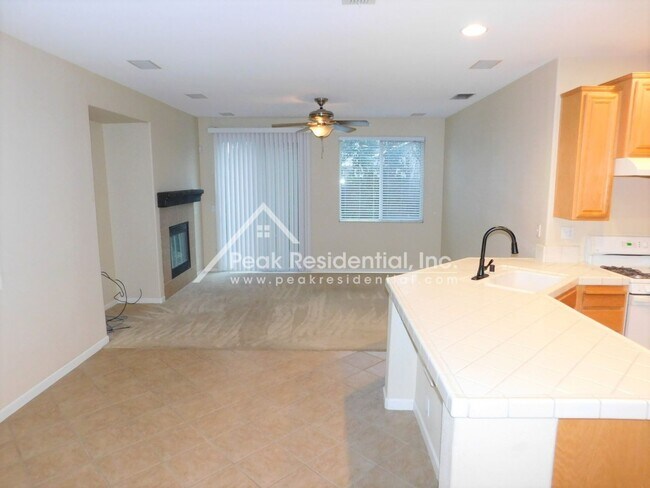 Building Photo - Wonderful 3bd/2ba Elk Grove Home with 2 Ca...