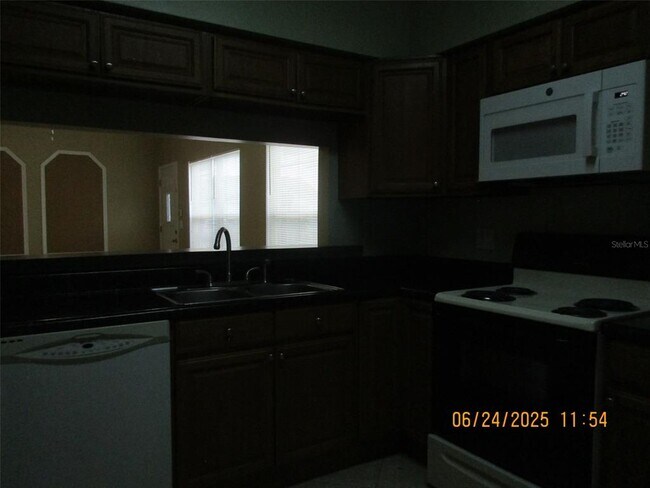 Building Photo - 3125 Wickham Ave