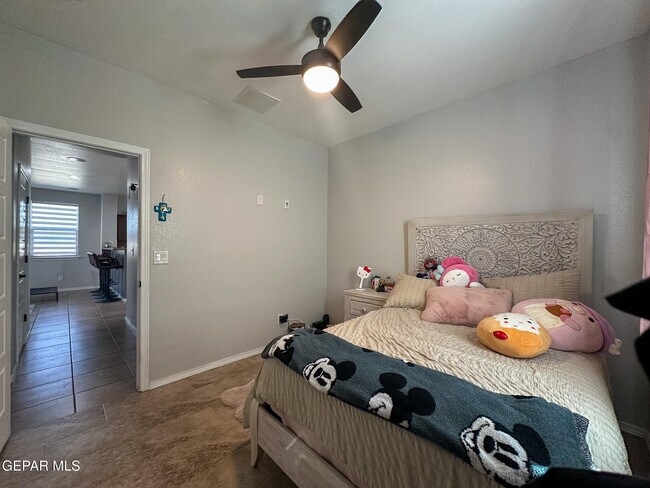 Building Photo - 5037 Lone Cactus Ct