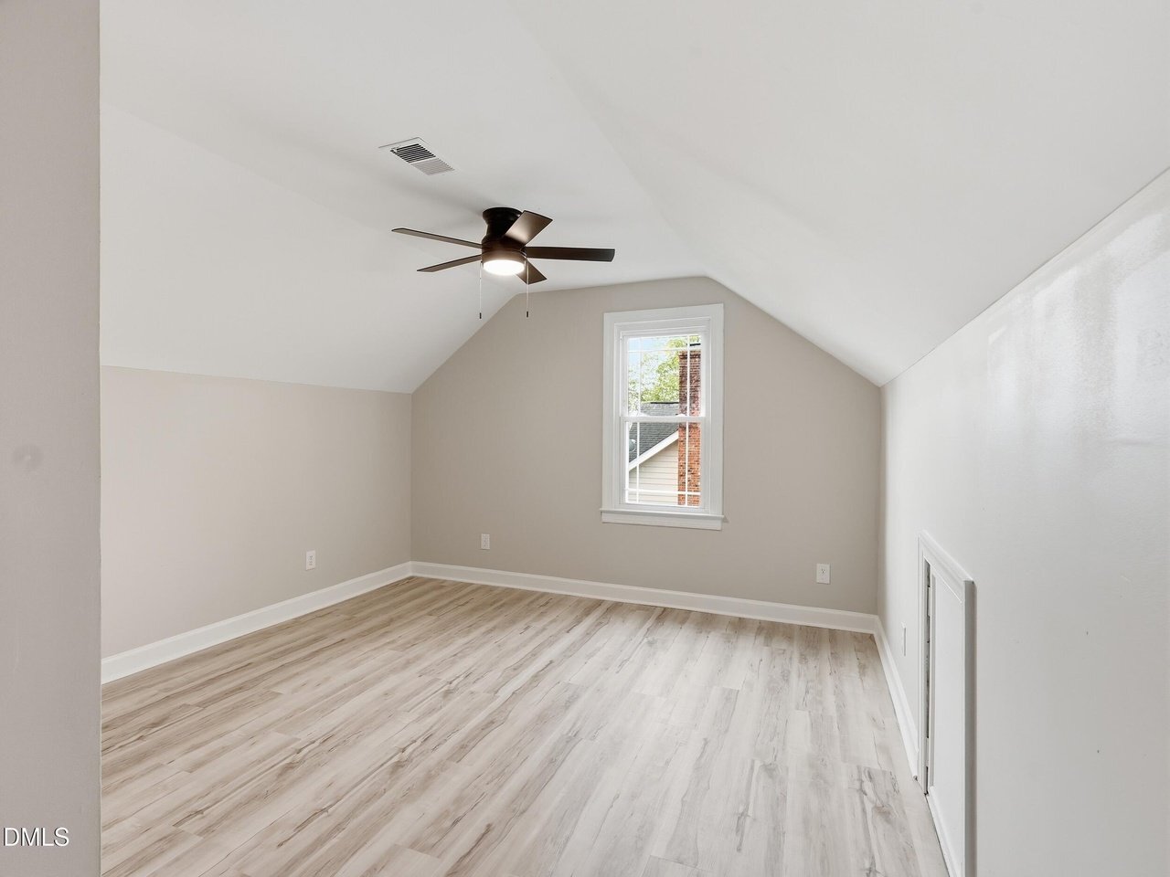 Building Photo - 619 Commander Dr