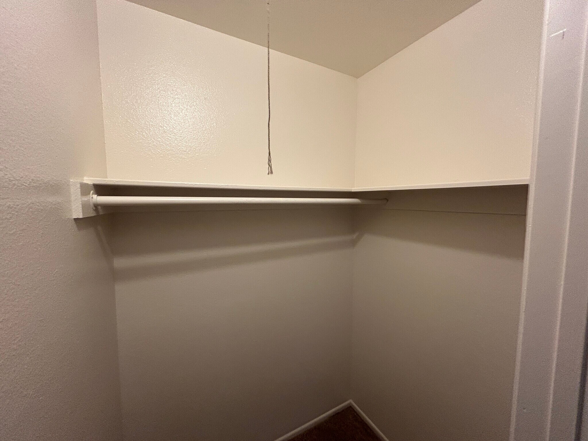 Building Photo - 4740 W Rose Ln