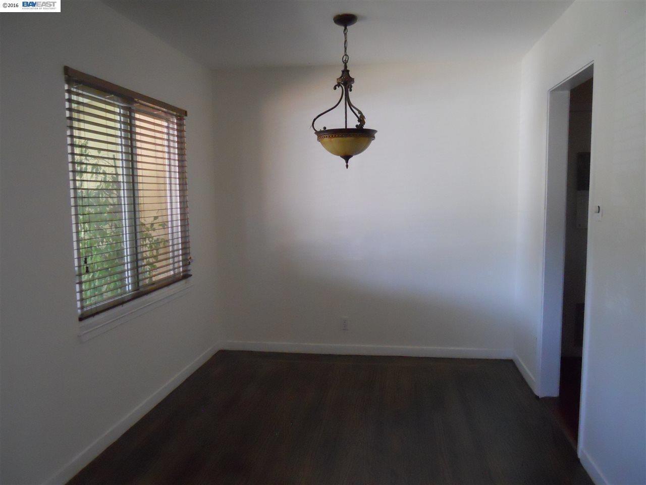 Dining - 19358 San Miguel Ave