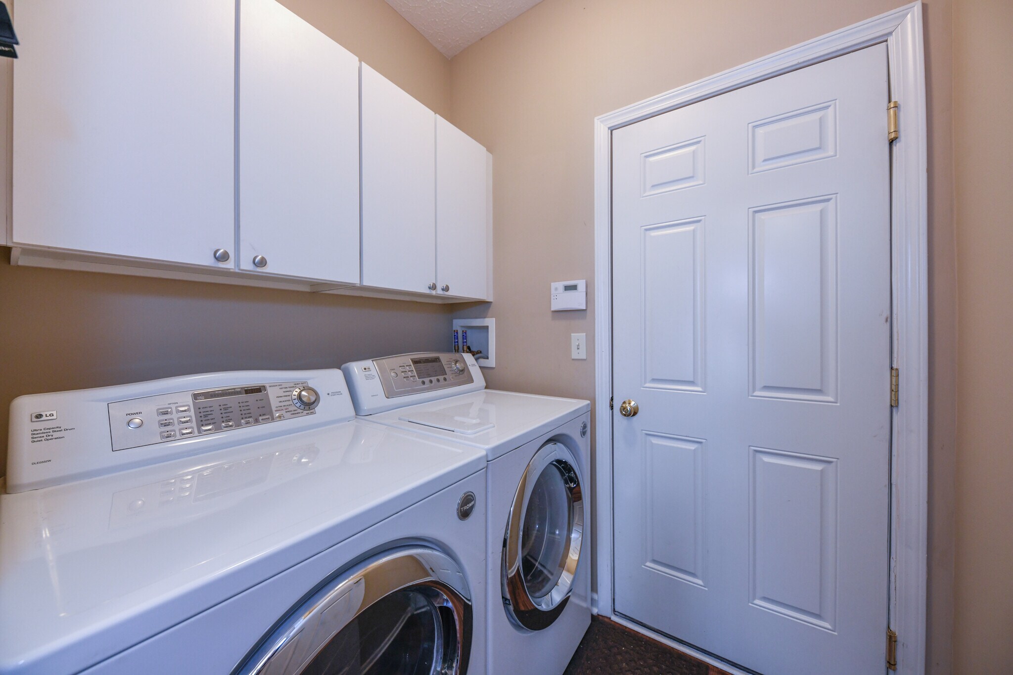 Building Photo - 5845 Crescent Ridge Dr