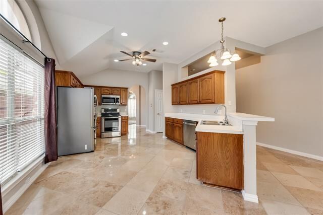 Building Photo - 912 Churchhill Dr
