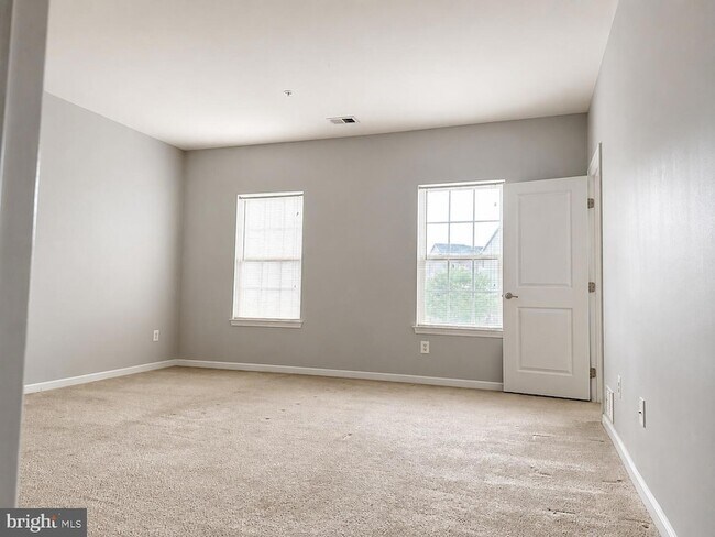 Building Photo - 24598 Johnson Oak Terrace