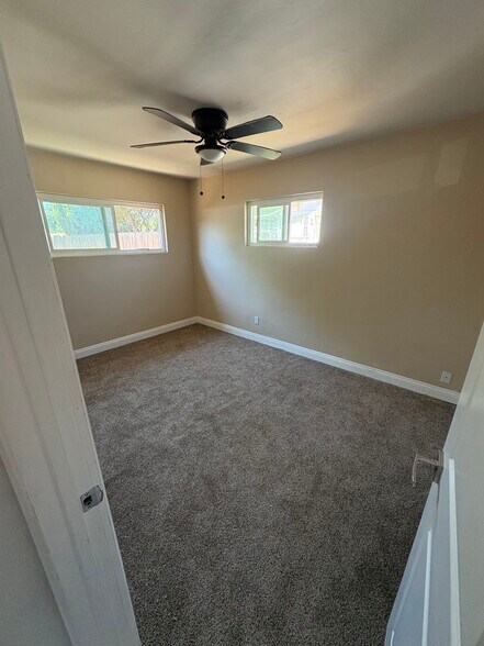 Building Photo - 1222 Willowside Ter