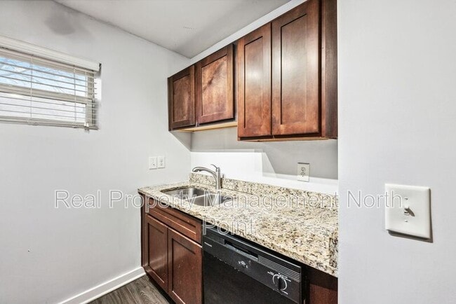 Building Photo - 1097 Westview Dr SW