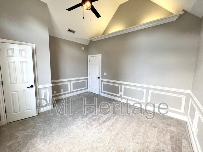 Building Photo - 4416 W Arlington Dr