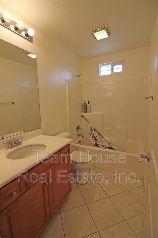 Building Photo - 28440 Mirabelle Ln
