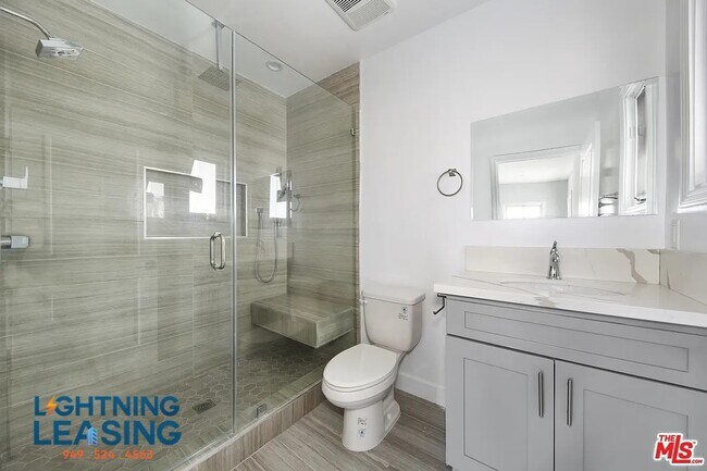 Building Photo - 1054 Meadowbrook Ave