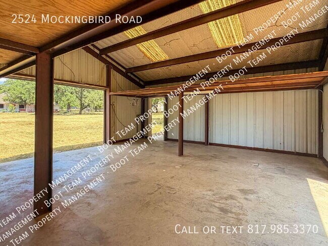 Building Photo - 2524 Mockingbird Rd