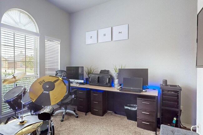 Building Photo - Lakeview Bliss: Your Dream Home Awaits! Community Pool and Park