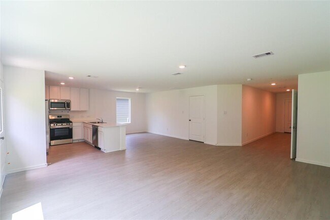 Building Photo - 31371 Black Cherry St