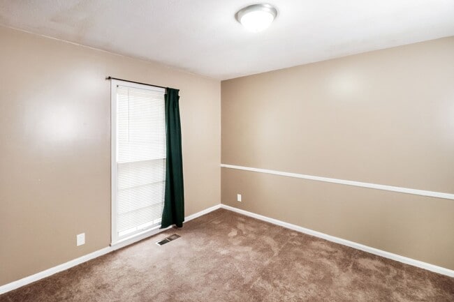 Building Photo - 3001 Green Grove Cir NE