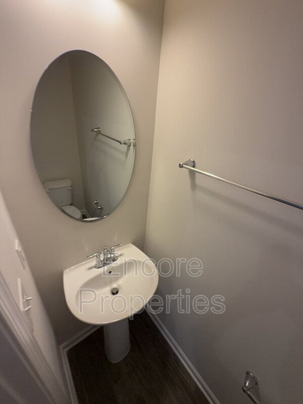 Building Photo - 333 Amber Acorn Ave