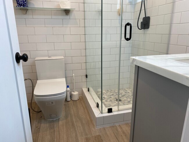 Modern bathroom - 4420 W 63rd St