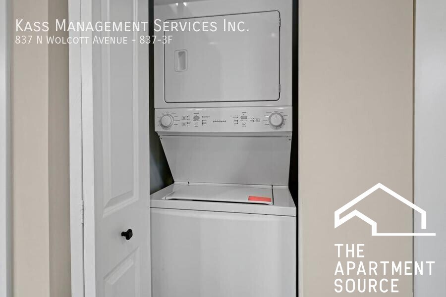 Building Photo - 843 N Wolcott Ave