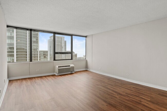 Building Photo - 1220 S Michigan Ave