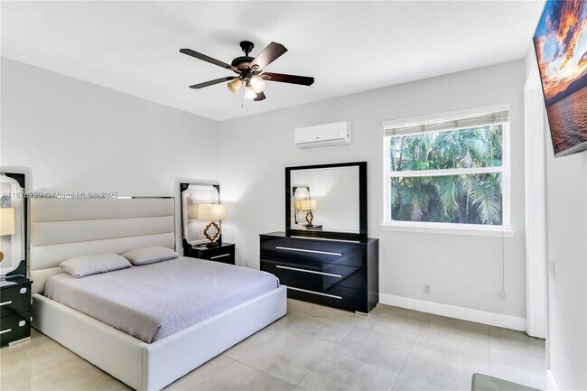 Building Photo - 5280 NW 95th Ave