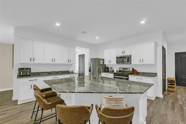 Building Photo - 1142 Sommerville Dr