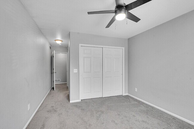 Building Photo - $2,550.00 - 3-bed, 3-bath split-level loca...