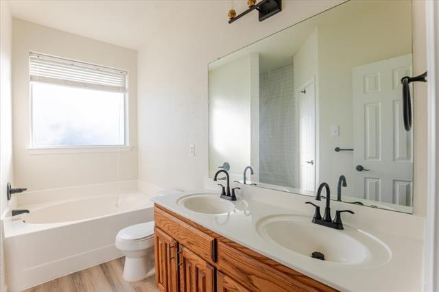 Building Photo - 10332 Trevino Ln