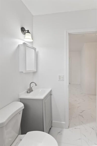 Building Photo - 804 NW 2nd Ave