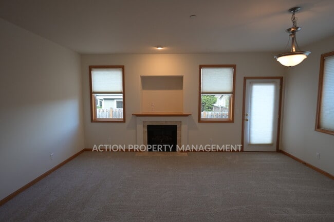 Building Photo - 2 bed 2 bath, in Sequim