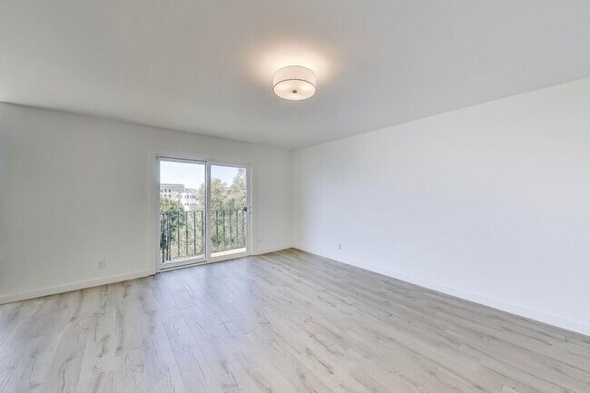 Building Photo - 2137 Lombard St
